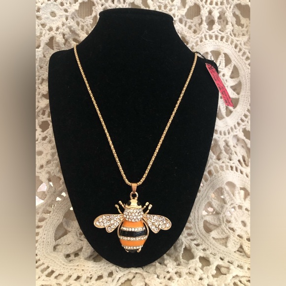 Betsey Johnson Jewelry - NWT Betsey Johnson Bee Necklace